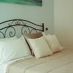 فندق مبيت وإفطار Enza 3*