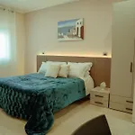 Enza فندق مبيت وإفطار جينوسا