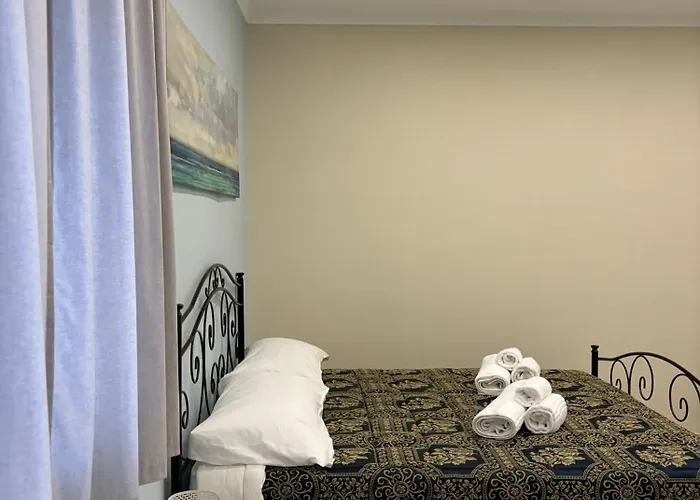 Enza Oda ve Kahvaltı 3*